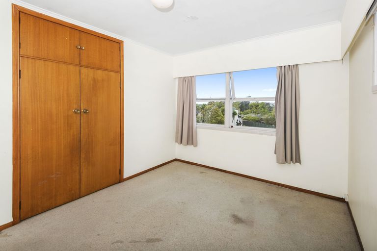 Photo of property in 1/13 Beldon Place, Pakuranga Heights, Auckland, 2010