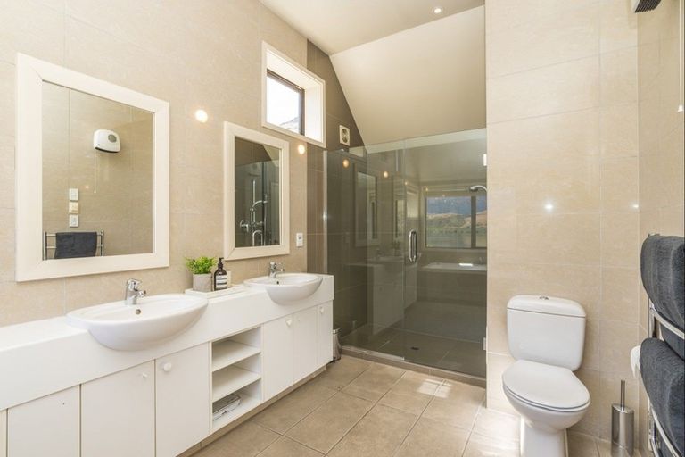 Photo of property in 9 Arrowtown-lake Hayes Road, Lake Hayes, Queenstown, 9371