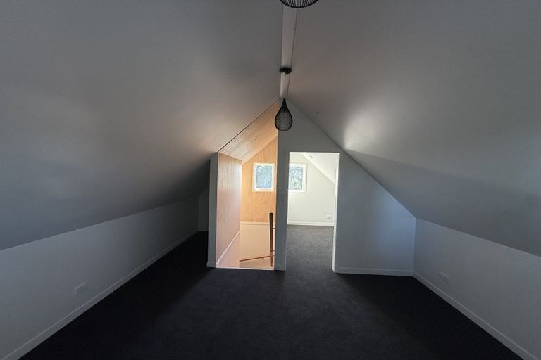 Photo of property in 14 Selwyn Street, Lower Vogeltown, New Plymouth, 4310