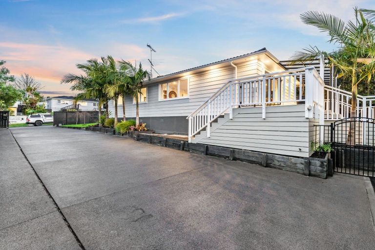 Photo of property in 26 Arlette Place, Massey, Auckland, 0614