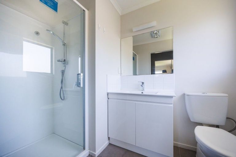 Photo of property in 24 Lydia Place, Kelvin Grove, Palmerston North, 4414