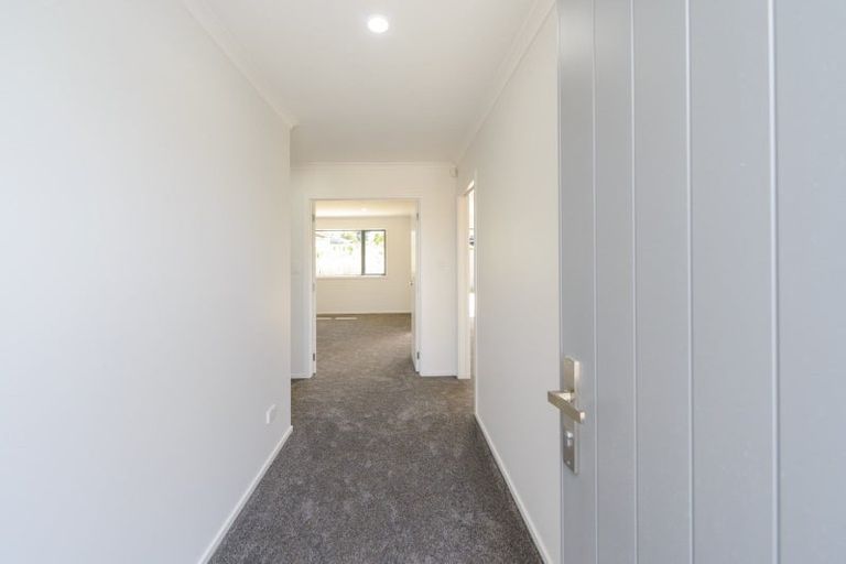 Photo of property in 1 Rangeview Drive, Kelvin Grove, Palmerston North, 4414