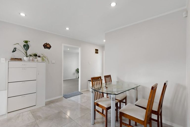 Photo of property in 41 Oreil Avenue, West Harbour, Auckland, 0618
