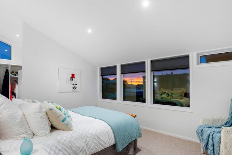 Photo of property in 112 Karewa Parade, Papamoa Beach, Papamoa, 3118