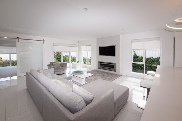 Photo of property in 5 Farnworth Terrace, Churton Park, Wellington, 6037