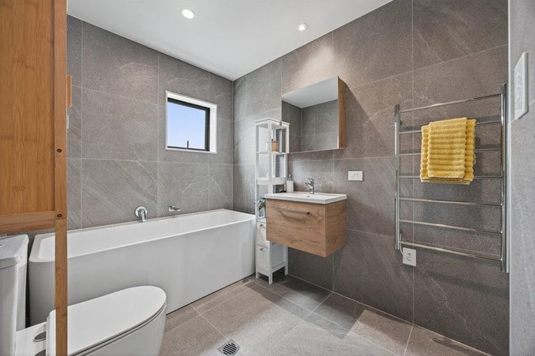 Photo of property in 4/271 Ormiston Road, Flat Bush, Auckland, 2019