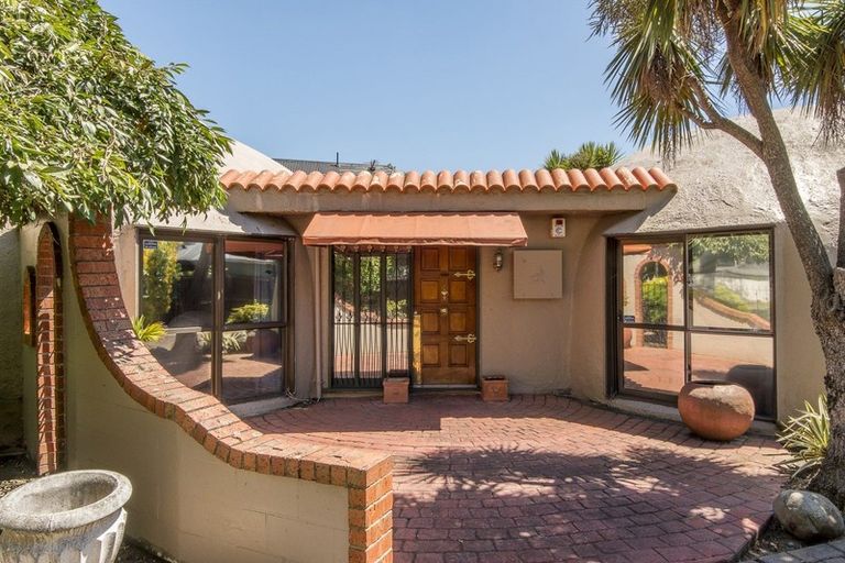 Photo of property in 254 Memorial Avenue, Burnside, Christchurch, 8053