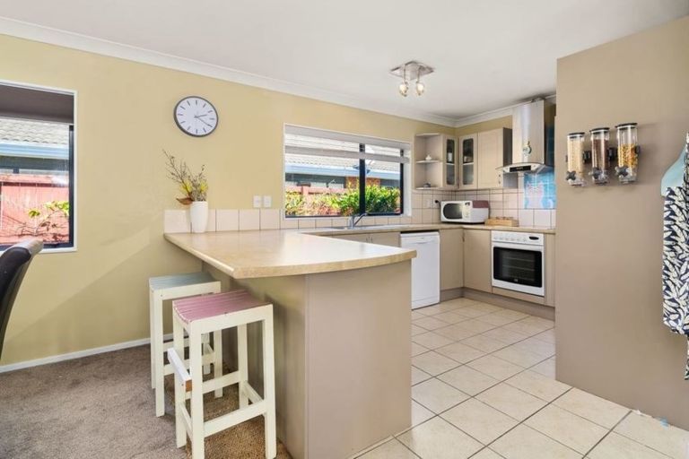 Photo of property in 56a Aquarius Drive, Kawaha Point, Rotorua, 3010