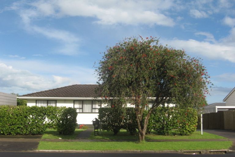 Photo of property in 133 Aviemore Drive, Highland Park, Auckland, 2010