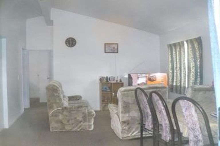 Photo of property in 9 Silverstone Place, Henderson, Auckland, 0612