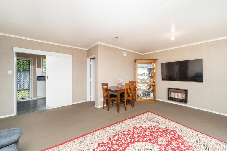 Photo of property in 1 John F Kennedy Drive, Milson, Palmerston North, 4414