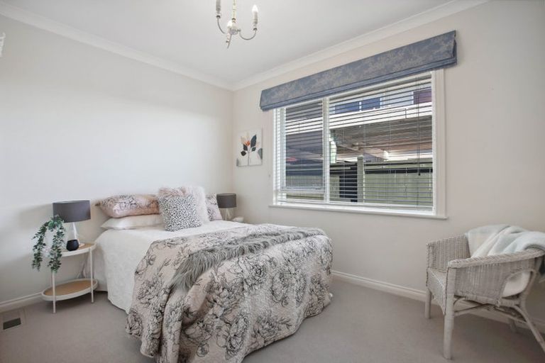 Photo of property in 150 Bleakhouse Road, Mellons Bay, Auckland, 2014