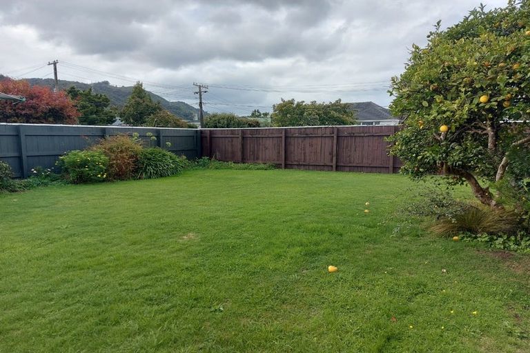 Photo of property in 1 Craig Grove, Elderslea, Upper Hutt, 5018