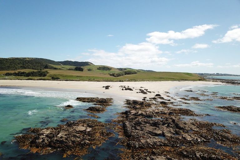 Photo of property in 290 The Nuggets Road, Ahuriri Flat, Kaka Point, 9271