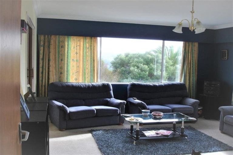 Photo of property in 37 Carluke Street, Paparangi, Wellington, 6037