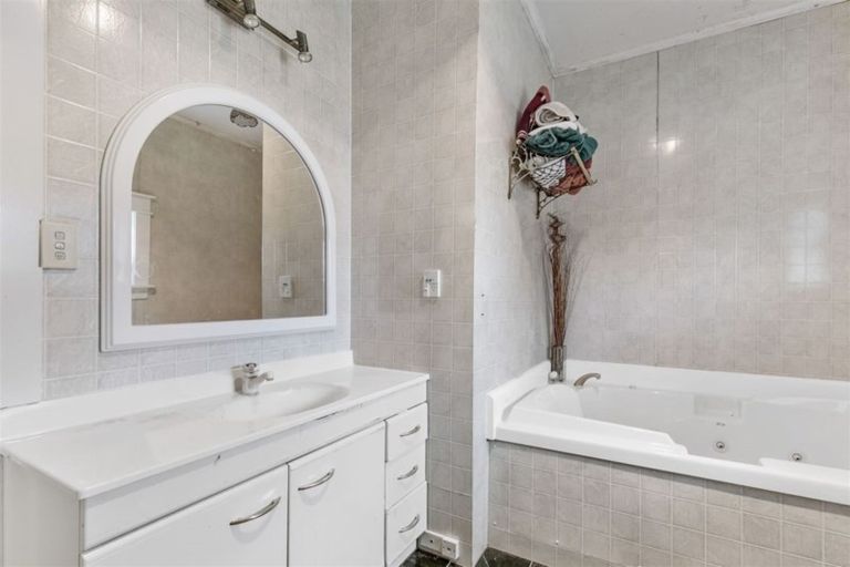 Photo of property in 47 Pah Road, Epsom, Auckland, 1023