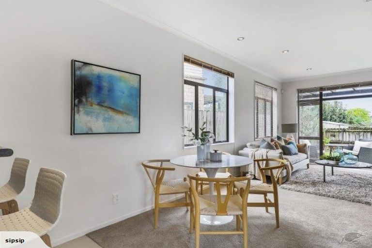 Photo of property in 11 Derg Place, East Tamaki, Auckland, 2013