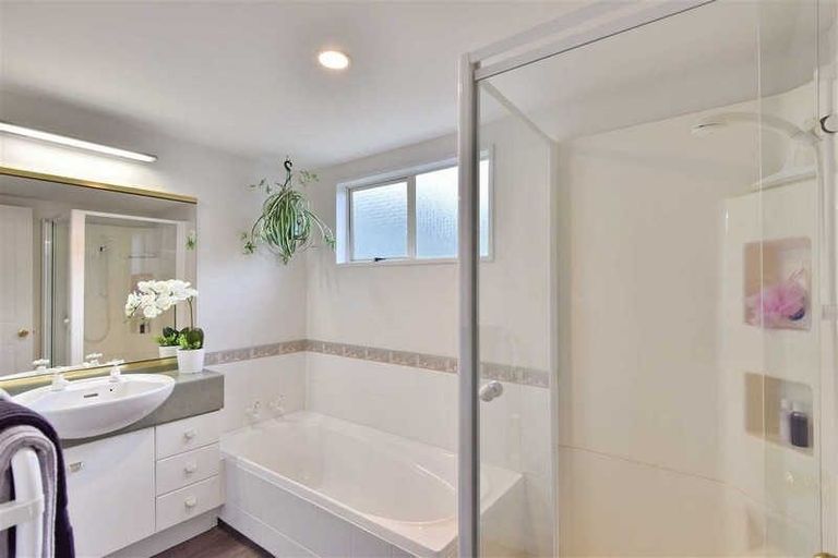 Photo of property in 116 Mccormacks Bay Road, Mount Pleasant, Christchurch, 8081