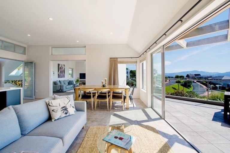 Photo of property in 15 Highgrove, Saint Clair, Dunedin, 9012