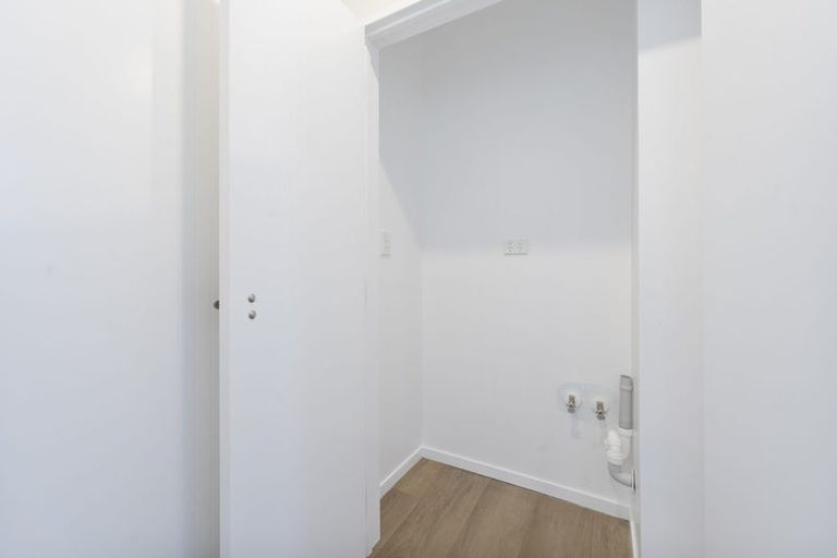 Photo of property in 35a Hereford Street, Te Atatu Peninsula, Auckland, 0610