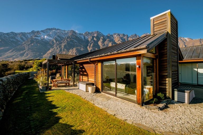 Photo of property in 1 Skye Lane, Jacks Point, Queenstown, 9371