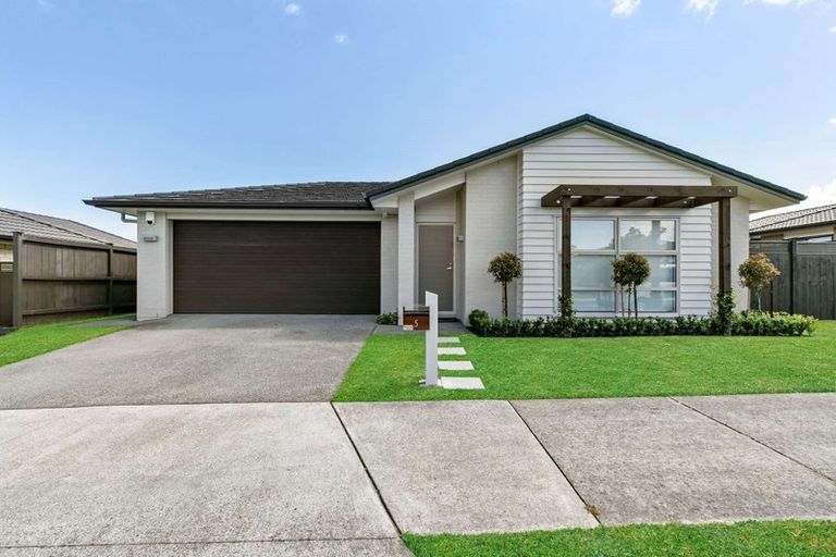 Photo of property in 5 Wick Place, Wattle Downs, Auckland, 2103