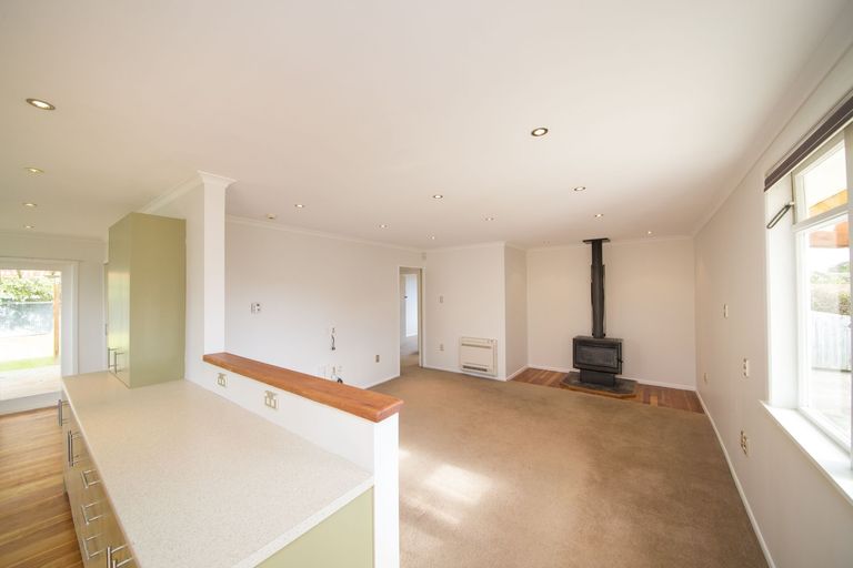 Photo of property in 8 Bradford Place, Awapuni, Palmerston North, 4412