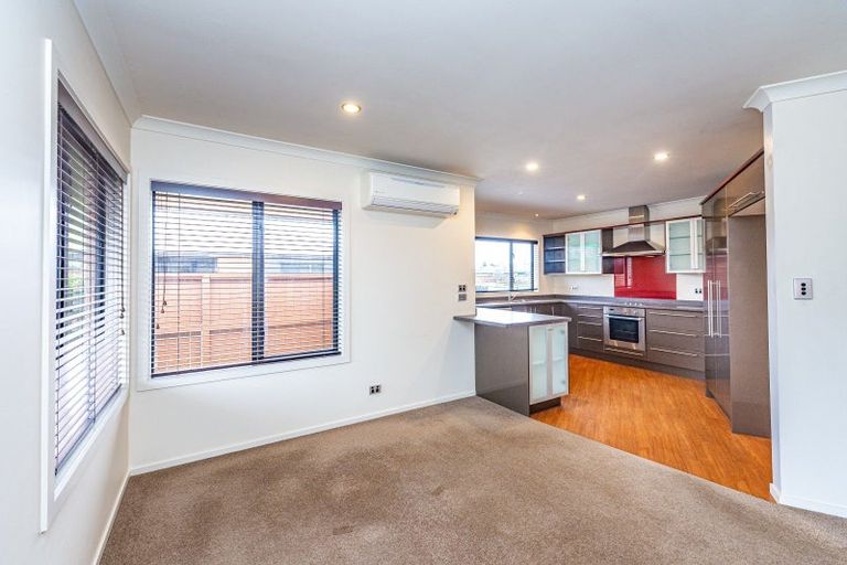 Photo of property in 1 Gilligan Close, College Estate, Whanganui, 4500