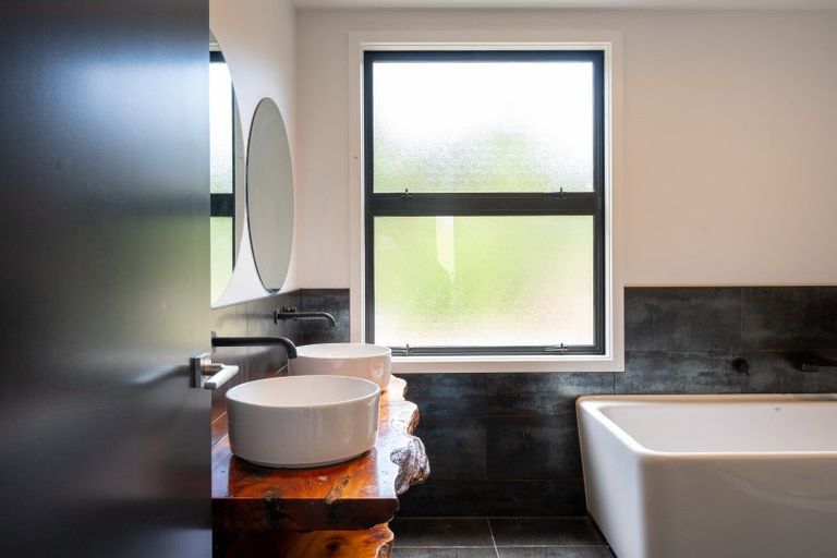 Photo of property in 1995 Waimarama Road, Waimarama, 4294