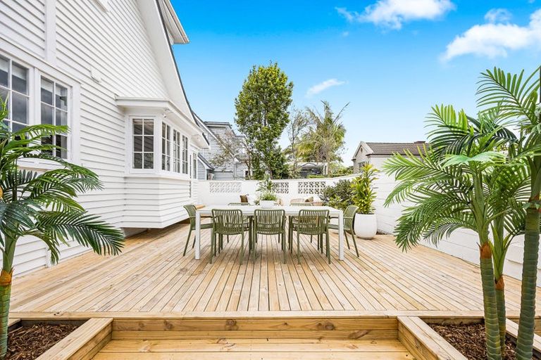 Photo of property in 203 Hurstmere Road, Takapuna, Auckland, 0622