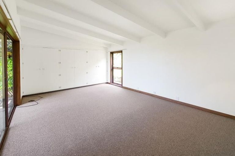 Photo of property in 5a Seapoint Road, Bluff Hill, Napier, 4110