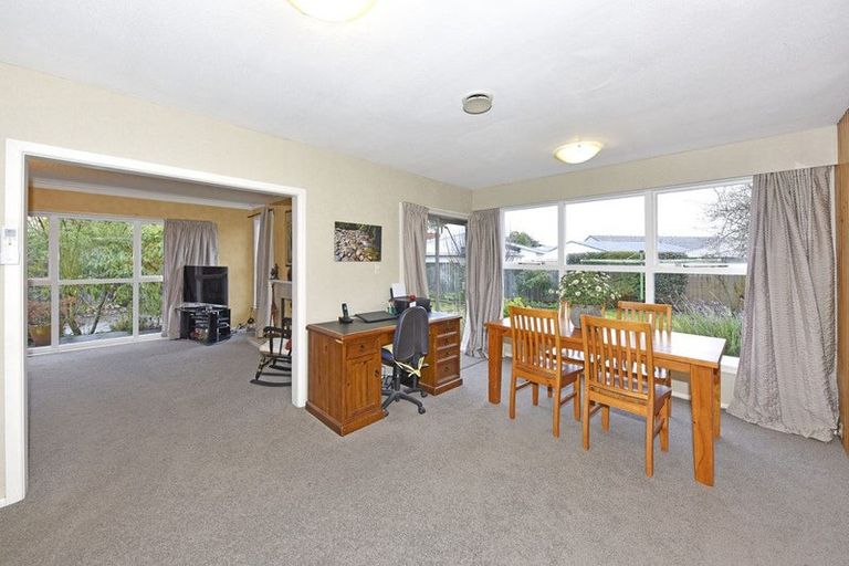 Photo of property in 8 Kingsgate Place, Burnside, Christchurch, 8053