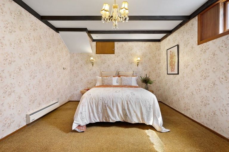 Photo of property in 24 Amapur Drive, Khandallah, Wellington, 6035