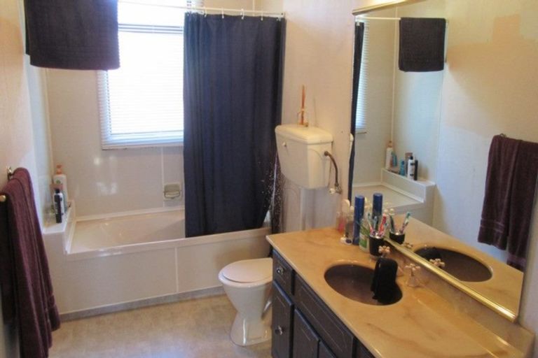 Photo of property in 90 Rhodes Street, Waimate, 7924