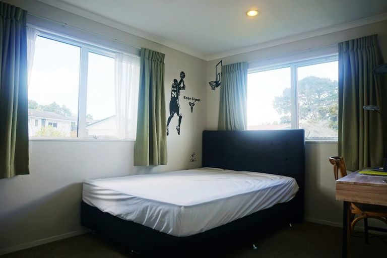 Photo of property in 27a Normanton Street, Glenfield, Auckland, 0629