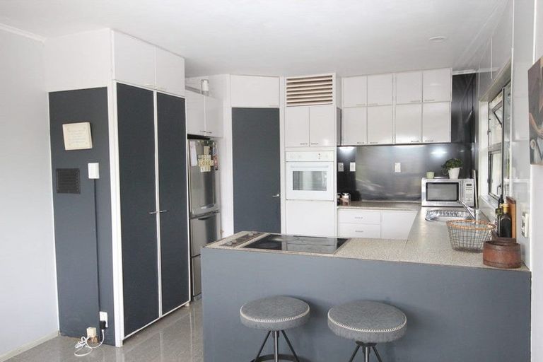 Photo of property in 2a Hammond Avenue, Hatfields Beach, Orewa, 0931