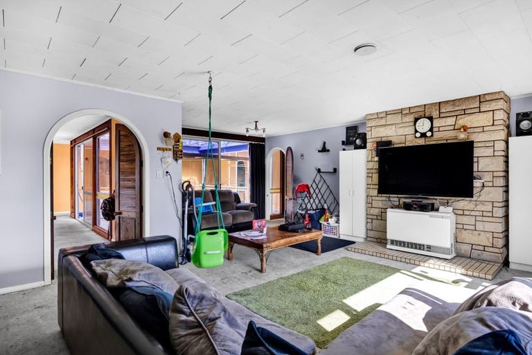 Photo of property in 19 Tybalt Street, Stratford, 4332