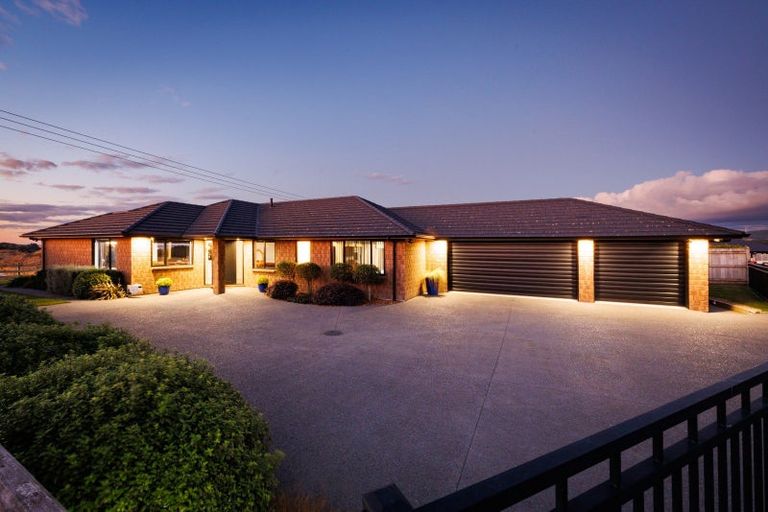 Photo of property in 23 Silicon Way, Fitzherbert, Palmerston North, 4410