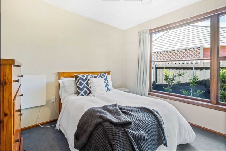 Photo of property in 48 Grahams Road, Ilam, Christchurch, 8041