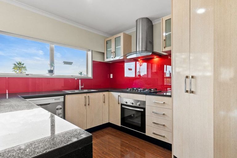 Photo of property in 5 Lendenfeld Drive, Papatoetoe, Auckland, 2025