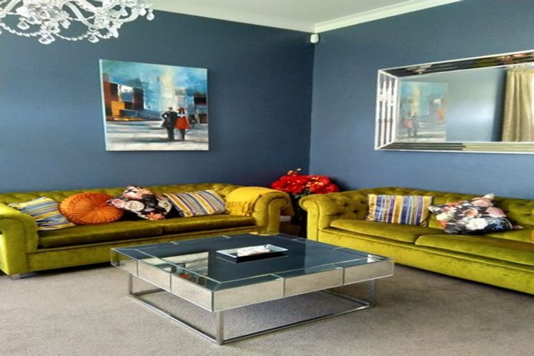 Photo of property in 32a Esther Street, Martinborough, 5711