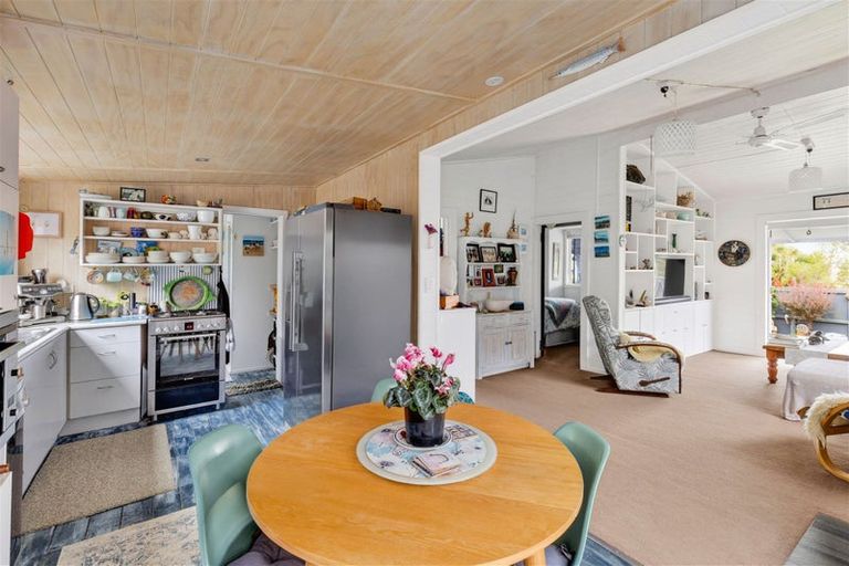 Photo of property in 1142 Abel Tasman Drive, Ligar Bay, Takaka, 7183