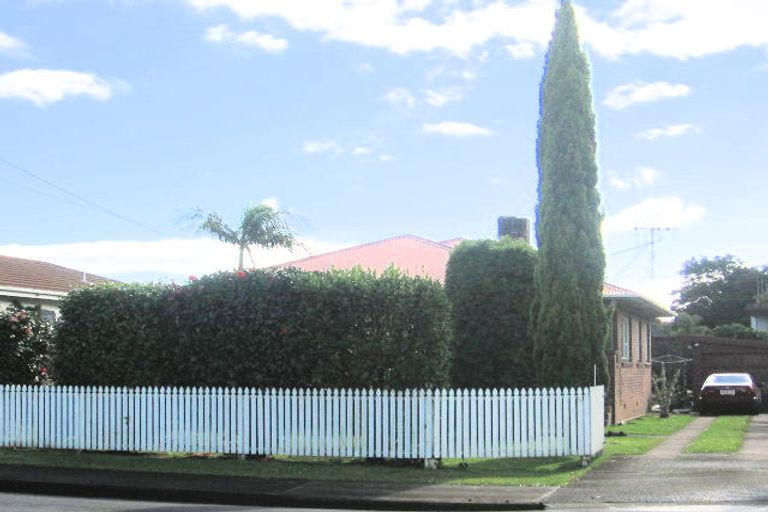 Photo of property in 13 Shortland Street, Regent, Whangarei, 0112