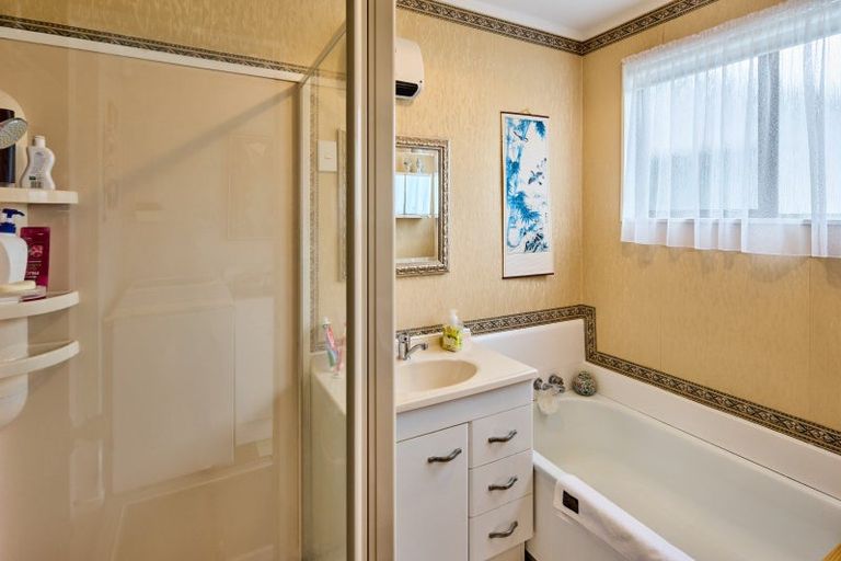 Photo of property in 26 Hartford Crescent, Totara Park, Upper Hutt, 5018