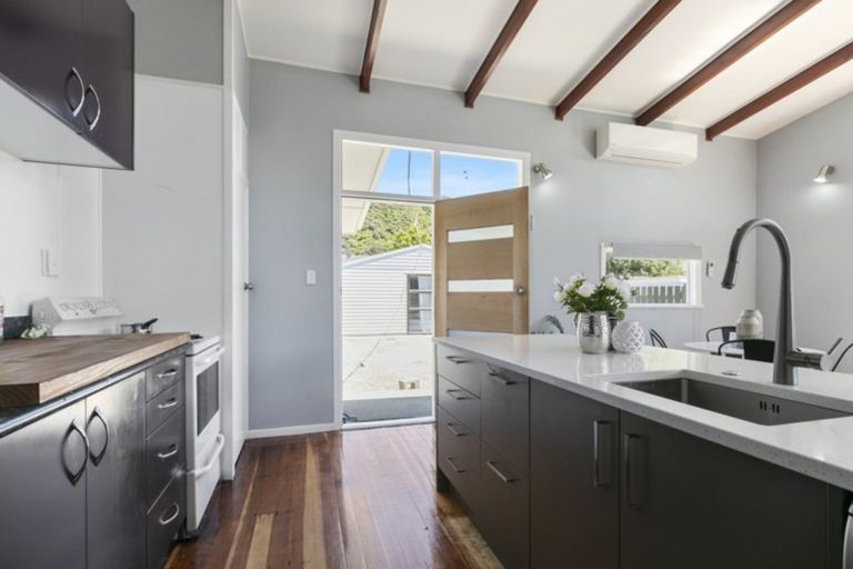 Photo of property in 27 Hamstead Street, Wainuiomata, Lower Hutt, 5014