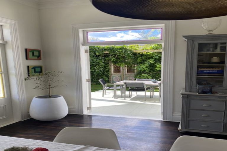 Photo of property in 7 Takarunga Road, Devonport, Auckland, 0624