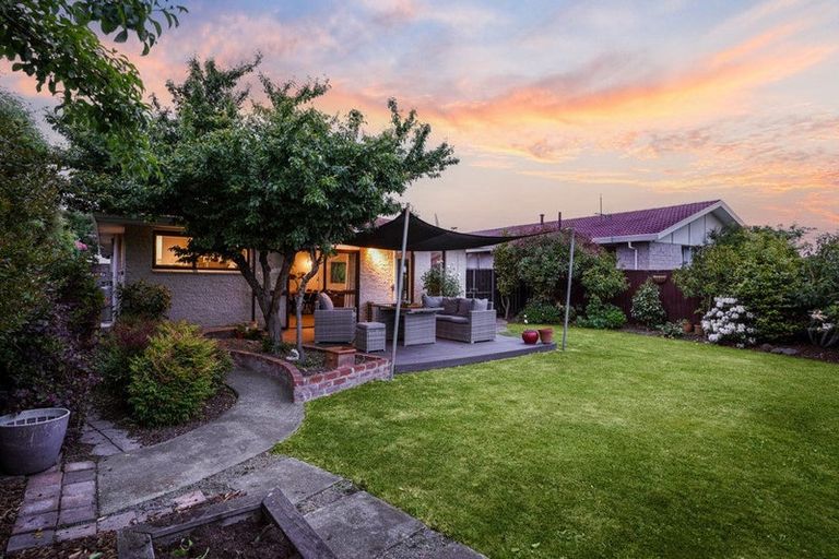 Photo of property in 1/200 Sawyers Arms Road, Bishopdale, Christchurch, 8053