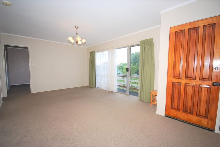 Photo of property in 1/17 Ballater Place, Highland Park, Auckland, 2010