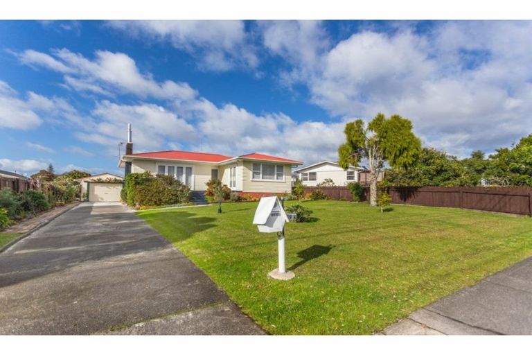 Photo of property in 1/39 Mcleod Road, Henderson, Auckland, 0612