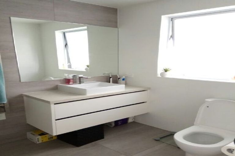 Photo of property in 15 Beacon Avenue, Campbells Bay, Auckland, 0630